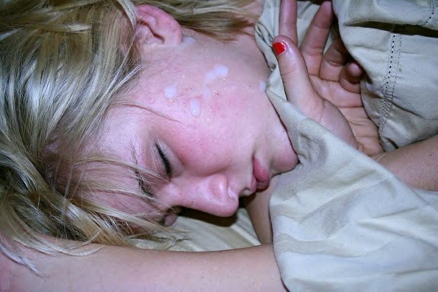 Сперма на лице спящей
